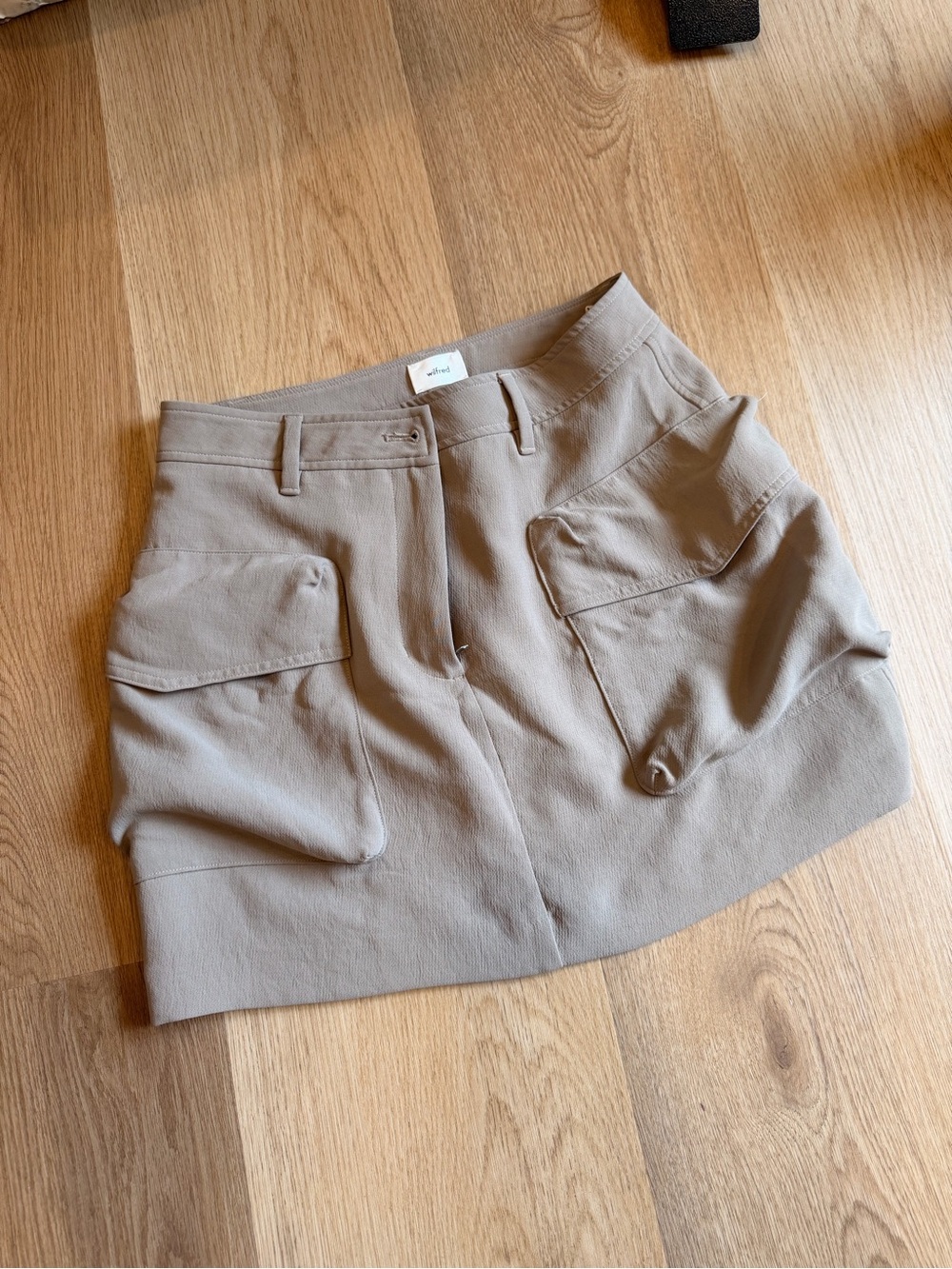 Aritzia cargo mini skirt crepette